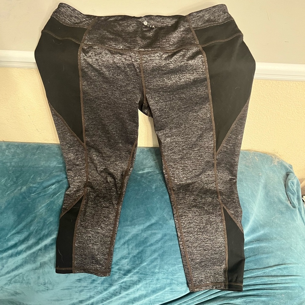 Gray and black Athleta crop leggings